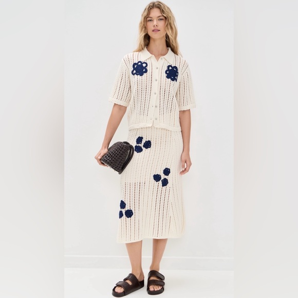 De Loreta Sweaters - De Loreta Crocheted Cardigan, size Large